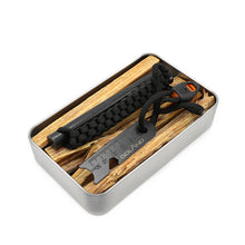 Lade das Bild in den Galerie-Viewer, Große Zinnbox mit Feuerstahl und Kienspan von Ödland