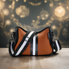 Lade das Bild in den Galerie-Viewer, Schultertasche - Crossbody Bag aus Neopren von ANGTEX