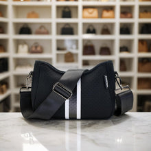 Lade das Bild in den Galerie-Viewer, Schultertasche - Crossbody Bag aus Neopren von ANGTEX