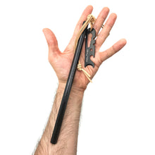 Lade das Bild in den Galerie-Viewer, 25 cm XXXL Hexagonaler Feuerstahl von Ödland