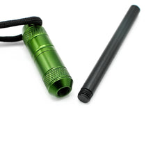 Lade das Bild in den Galerie-Viewer, Feuerstahl mit SOS-Kapsel von Ödland