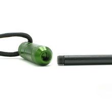 Lade das Bild in den Galerie-Viewer, Feuerstahl mit SOS-Kapsel von Ödland