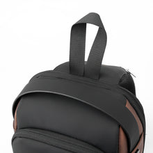 Lade das Bild in den Galerie-Viewer, Brusttasche/Crossbody Bag mit USB-Zugang