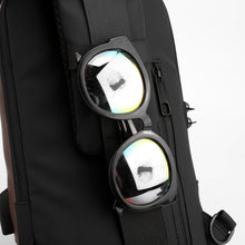 Lade das Bild in den Galerie-Viewer, Brusttasche/Crossbody Bag mit USB-Zugang